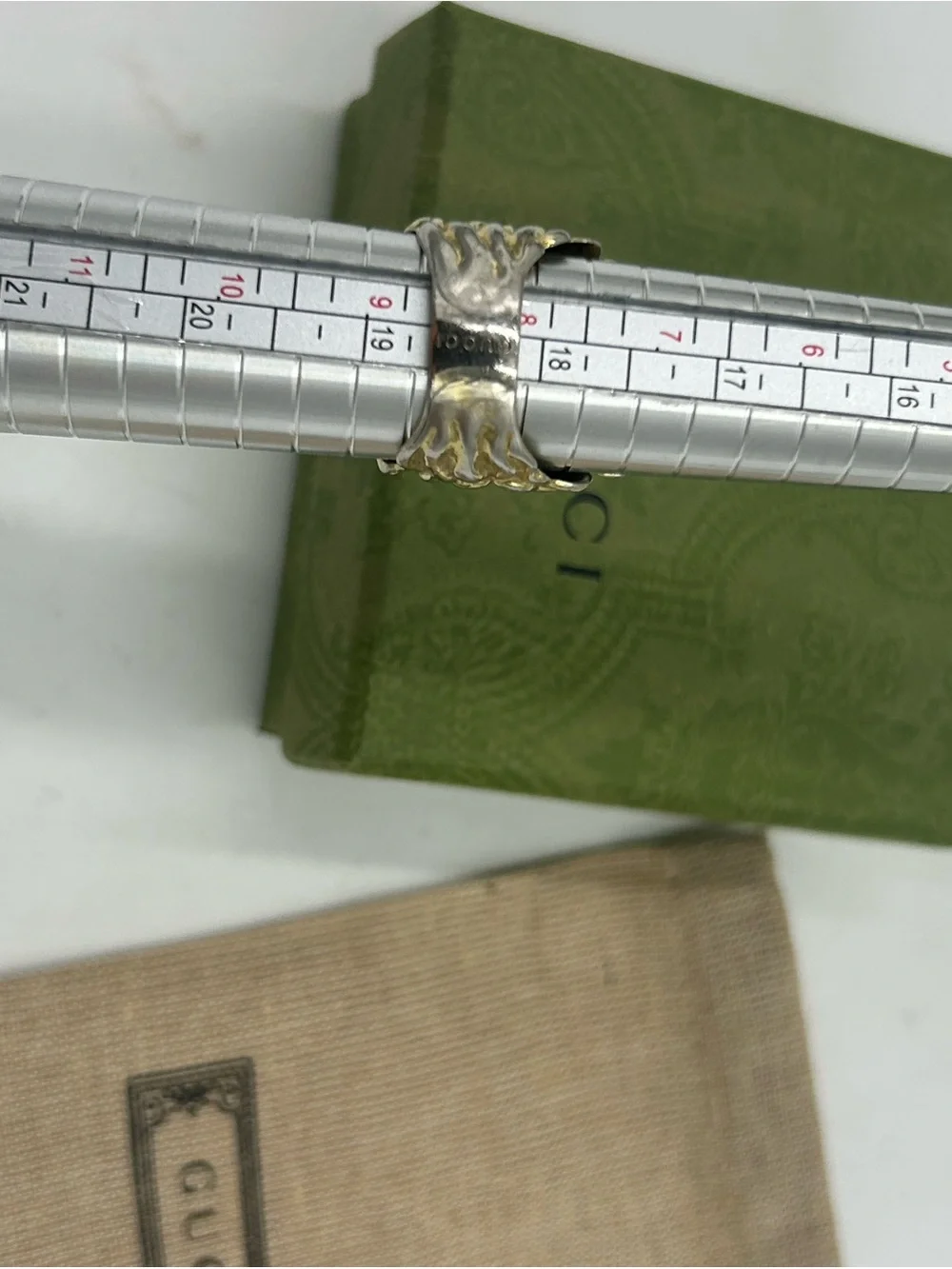 Authentic Unisex Gucci Lionhead motif ring size 8.5 made in Italy